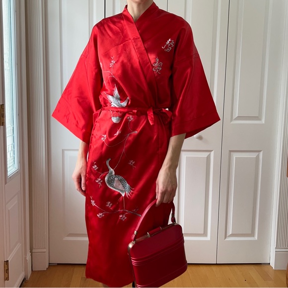 Vintage Light Salmon Pink Robe with Embroidered Crane & Chinese Characters - Picture 5 of 11